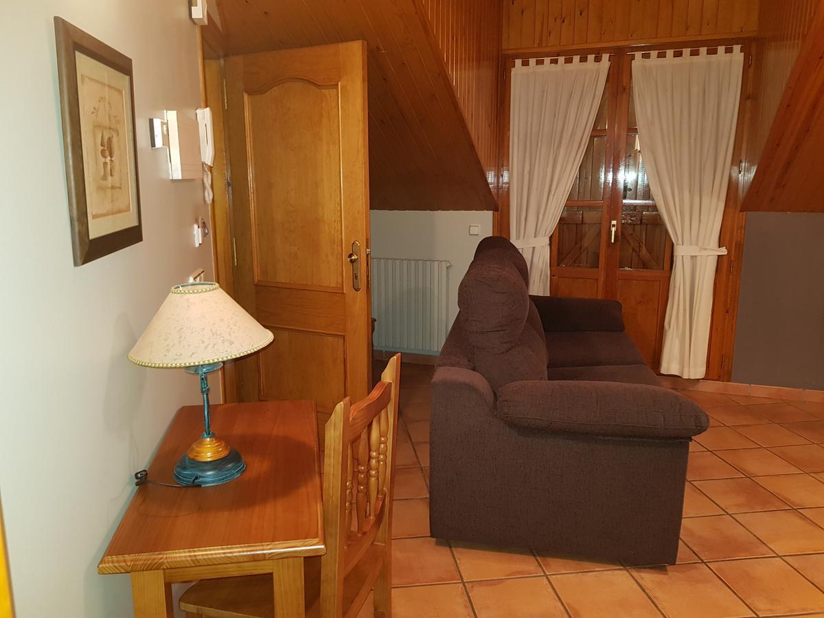 Aparta-Hotel Puertolas Эскуэр Экстерьер фото